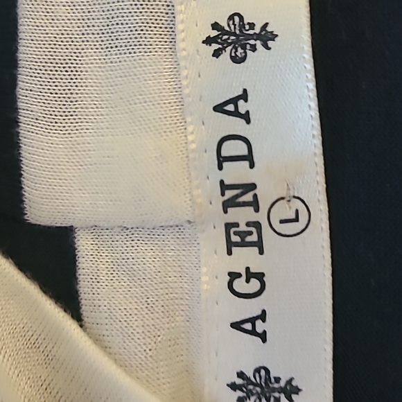 Agenda Large Summer Top - Picture 9 of 10